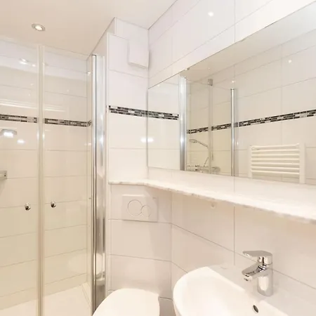 شقة Lord Nelson 703